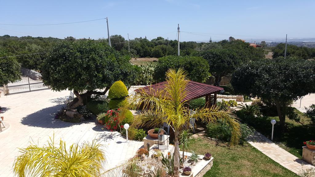 Alla Corte Di Nonna Maria Villa Pozzallo Exterior photo