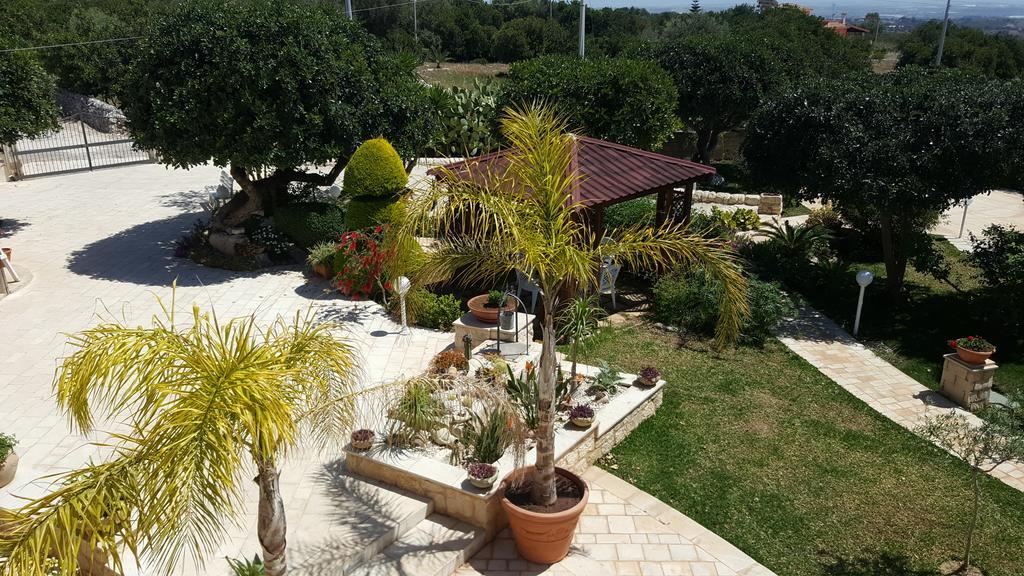Alla Corte Di Nonna Maria Villa Pozzallo Exterior photo