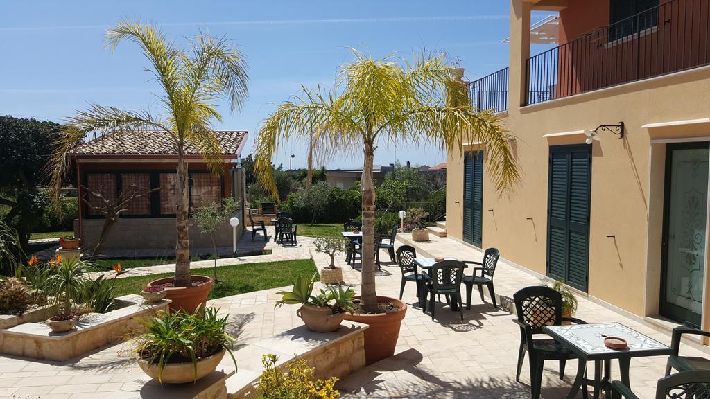 Alla Corte Di Nonna Maria Villa Pozzallo Exterior photo